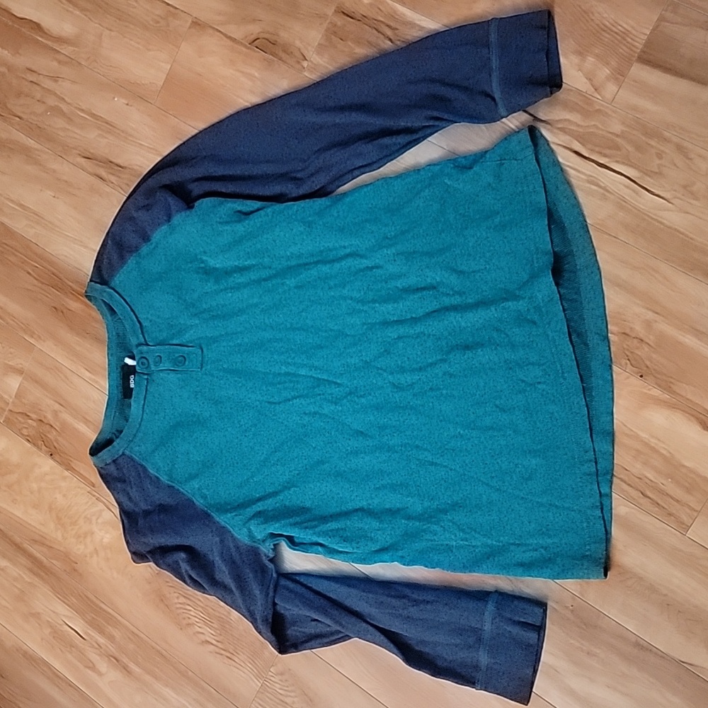 Men's XL long sleeve tshirt